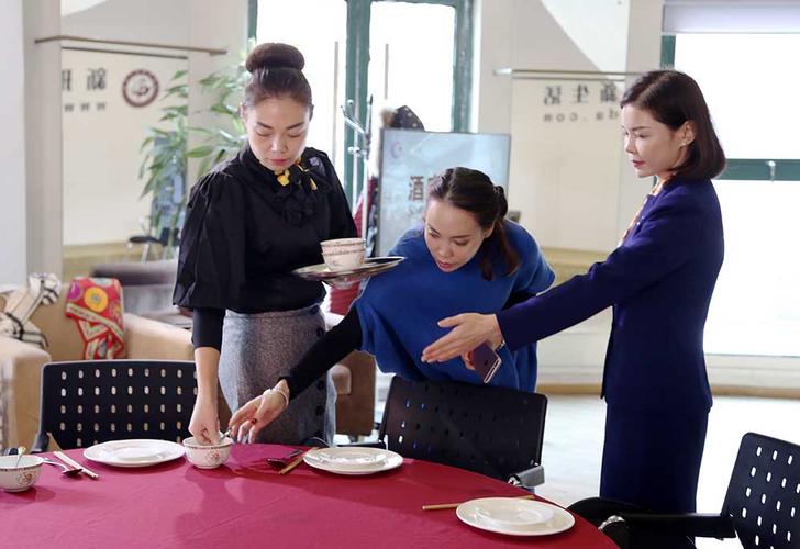 酒店餐饮服务实景模拟训练